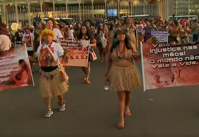 Indígenas protestam contra PL que flexibiliza a exploração de terras