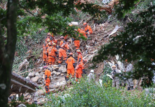 Bombeiros do Rio resgatam mais um corpo de vítima desaparecida em Paraty