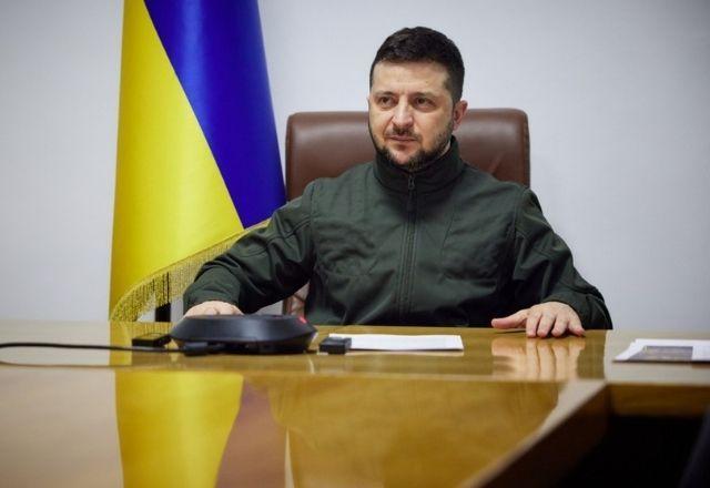 Responsabilidade por crimes de guerra é inevitável, afirma Zelensky