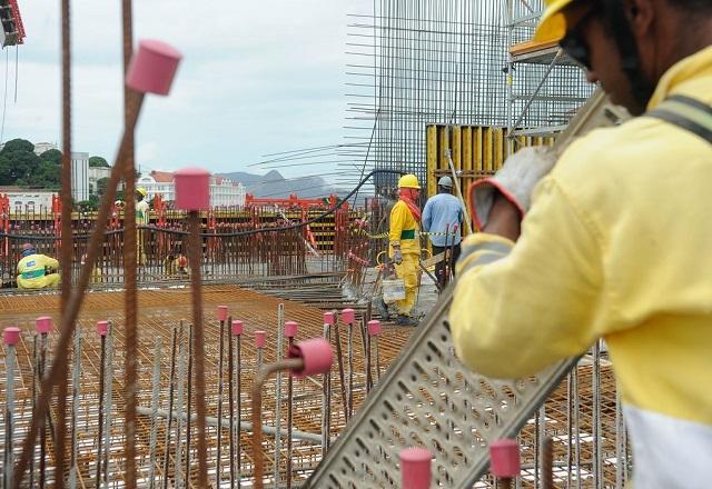 Brasil tinha 2.530 obras de creches e escolas atrasadas em março, diz estudo