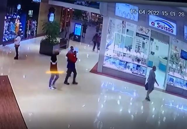 Quadrilha assalta relojoaria em shopping de São Bernardo do Campo (SP)