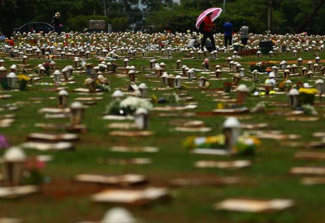 Brasil chega a 30,2 milhões de casos de covid