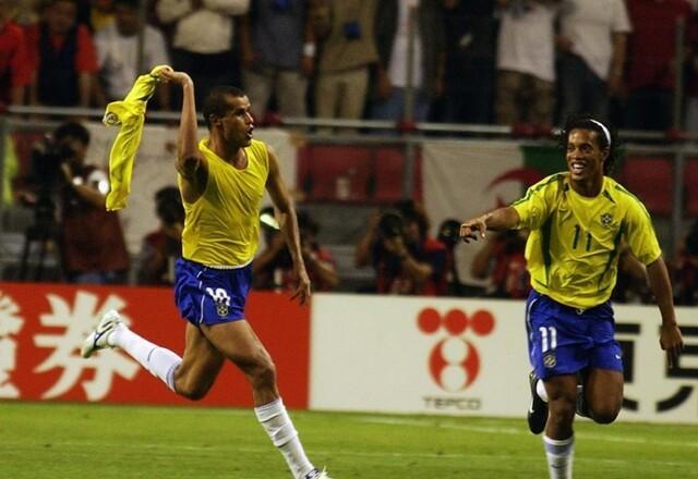 Rivaldo recebe homenagens em aniversário de 50 anos