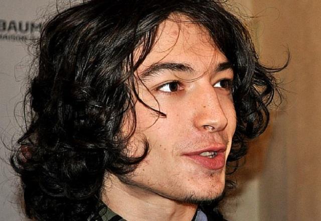 Ator Ezra Miller, o Flash, é preso novamente no Havaí