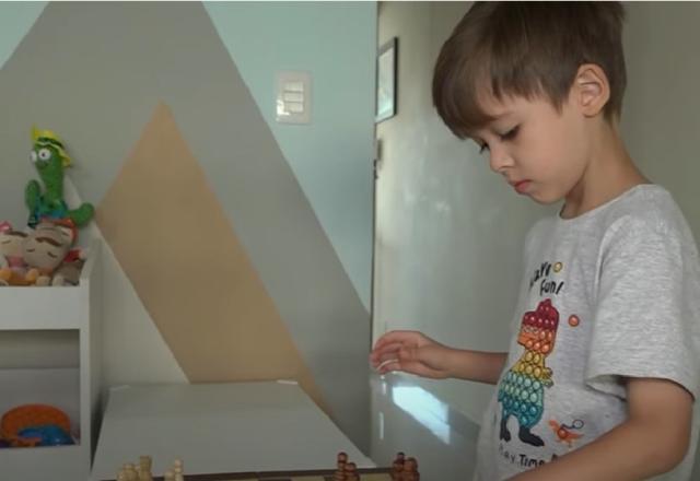 Menino de 5 anos é o mais novo a entrar na categoria de gênio