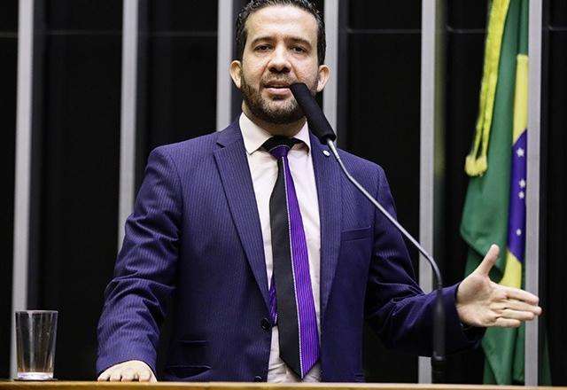 Janones é o de deputado federal com mais seguidores nas redes sociais