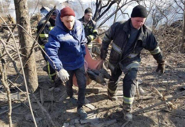 Mais de 1,2 mil corpos são encontrados na região de Kiev, diz Ucrânia