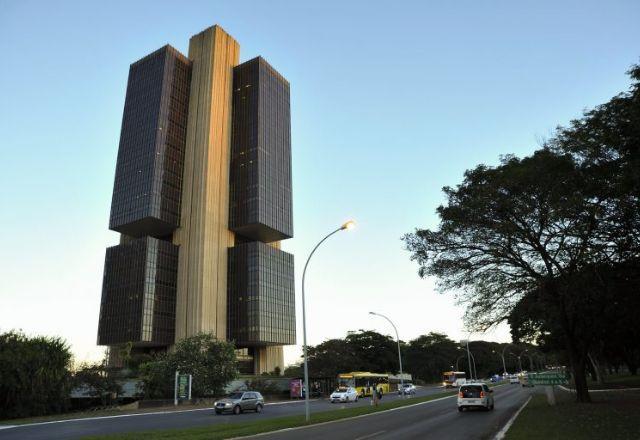 Funcionários do Banco Central retomam greve nesta 3ª feira