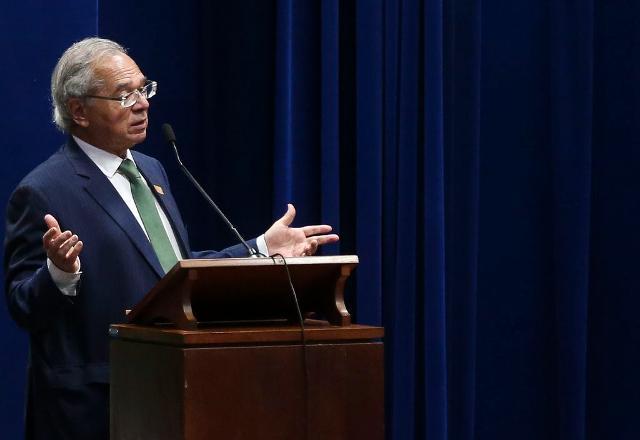 Paulo Guedes sobre o IPI: "é contra a indústria brasileira"