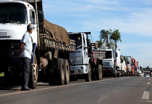 Com alta do diesel, governo estuda novas propostas para caminhoneiros