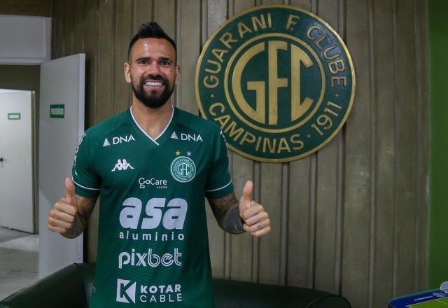 Arena SBT recebe o zagueiro Leandro Castán, campeão da Libertadores de 2012