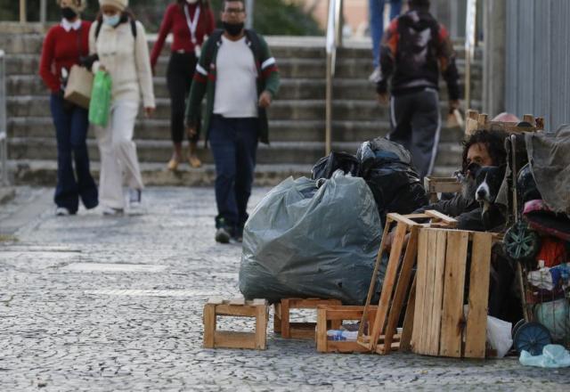 Solidariedade nas ruas de SP: ações tentam amenizar o frio intenso