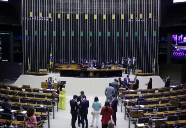 Homeschooling: deputados querem reunião com Pacheco por urgência no Senado