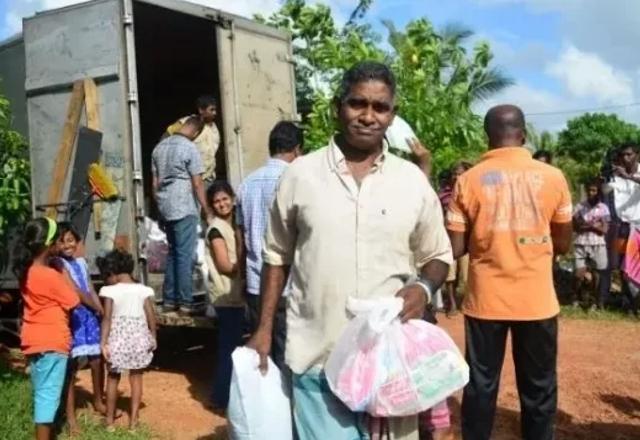 Milhares de pessoas fazem fila por gás de cozinha no Sri Lanka