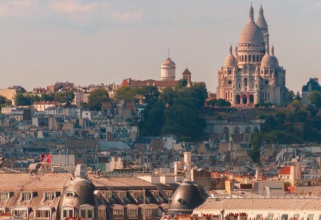 Um passeio de fé pelo bairro de Montmartre em Paris