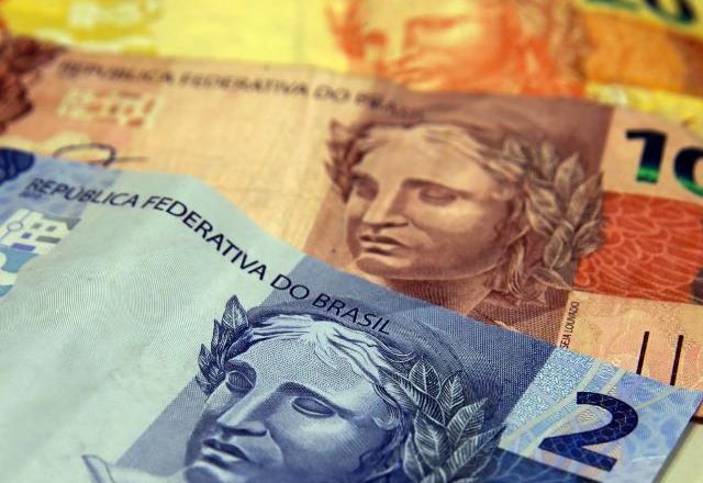 Senado aprova salário mínimo de R$ 1.212 para este ano