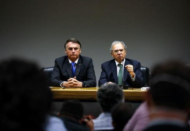 Governo volta atrás em reajustes e reduz cortes no orçamento