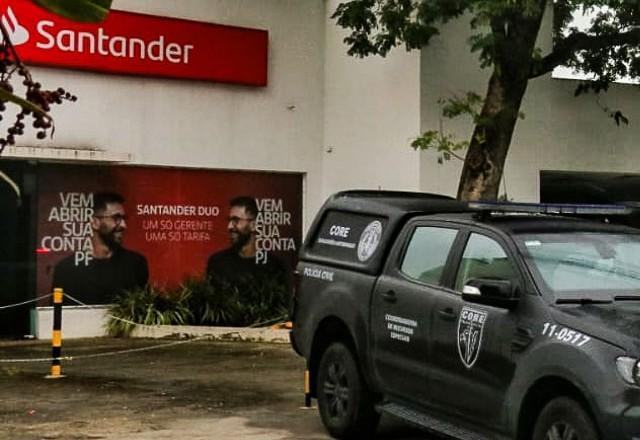 Criminosos explodem caixas eletrônicos em Niterói, no RJ