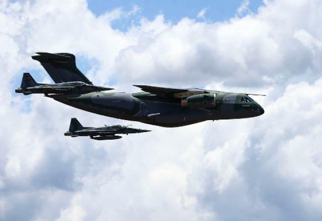 Holanda anuncia compra de cinco aviões cargueiros da Embraer