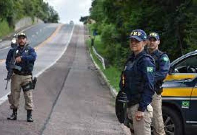 Homem é atropelado por caminhão e morre sem receber socorro