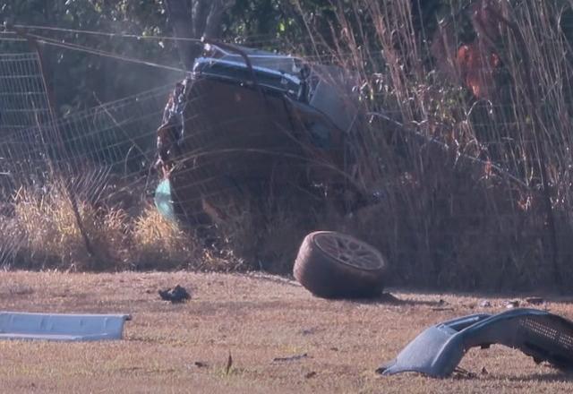 Corredor de rua tem perna amputada após ser atropelado por carro de luxo