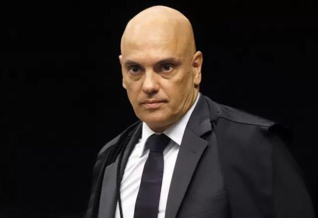 Moraes pede que PGR se manifeste sobre interferência de Bolsonaro na PF