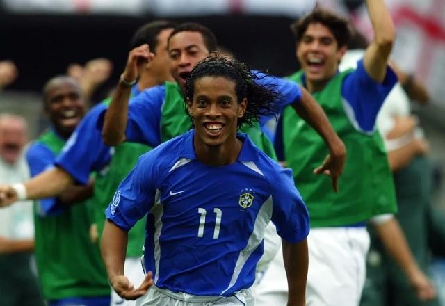 Ronaldinho Gaúcho recorda conquista da Copa de 2002: "Felicidade sem fim"