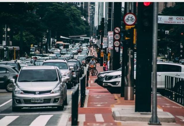 Começa o licenciamento para veículos com placas 1 e 2 em SP