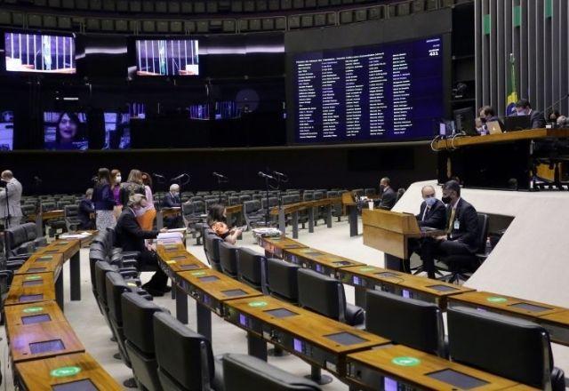 Comissão da Câmara debate reajuste e desvalorização do salário mínimo