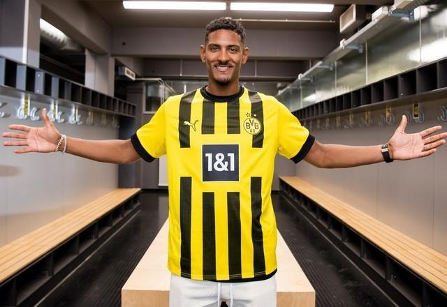 Borussia Dortmund contrata Haller, um dos artilheiros da última Champions League