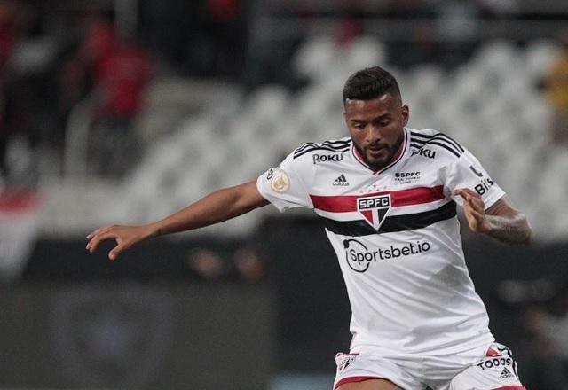 Reinaldo tem lesão na coxa detectada e vira desfalque do São Paulo