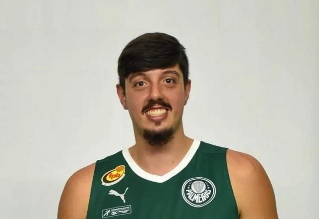 Jogador de basquete do Palmeiras deixa UTI após grave acidente de carro