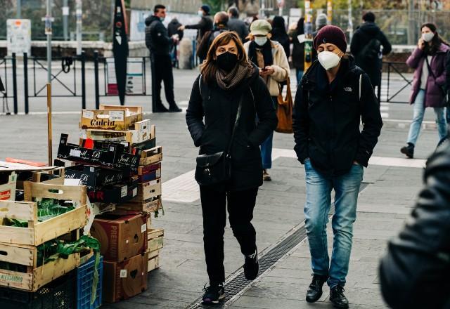 Casos de covid triplicam na Europa; OMS alerta para outono e inverno "difíceis"