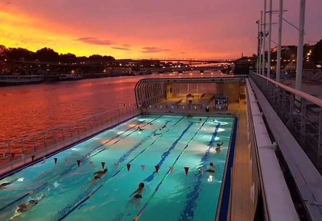 Como usar as piscinas públicas de Paris na onda de calor europeia