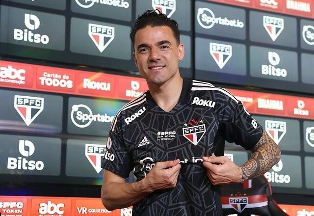 Felipe Alves se esquiva de críticas no São Paulo: "Procuro fazer meu melhor"