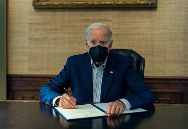 Paxlovid: antiviral usado por Biden pode ter causado efeito "rebote"