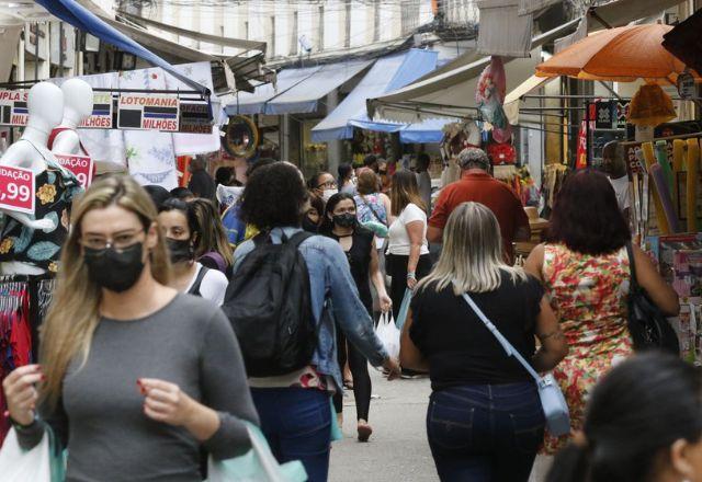 Faturamento de lojas físicas cresce 22% em 2022, aponta pesquisa