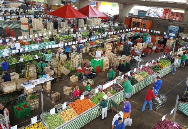 Queda nos preços dos alimentos, na Ceagesp, pelo quarto mês consecutivo