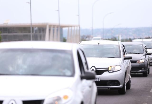 Número de motoristas de aplicativos cai 12% e afeta qualidade do serviço