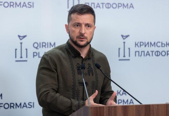 Em 6 meses de guerra, Zelensky enaltece força ucraniana e união do Ocidente