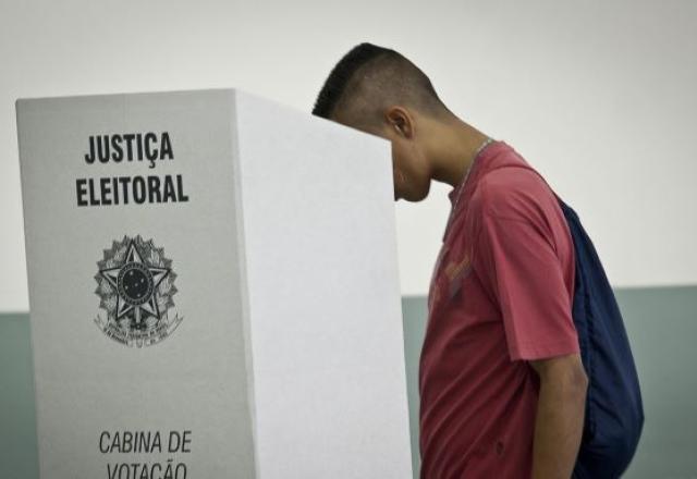 Pedidos para voto em trânsito crescem quase 300% nas eleições de 2022