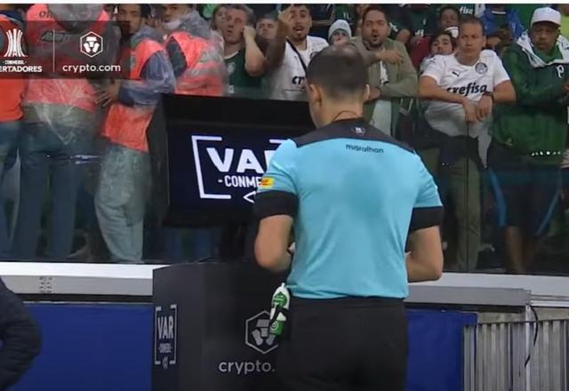 Vídeo: Conmebol divulga áudio do VAR na expulsão de Murilo, do Palmeiras