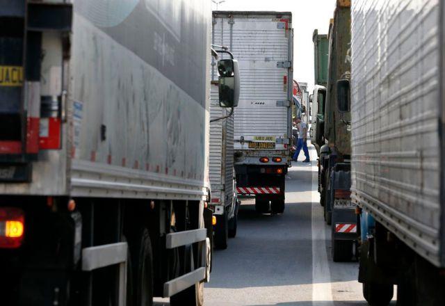 Caminhoneiros têm até hoje para realizar autodeclaração