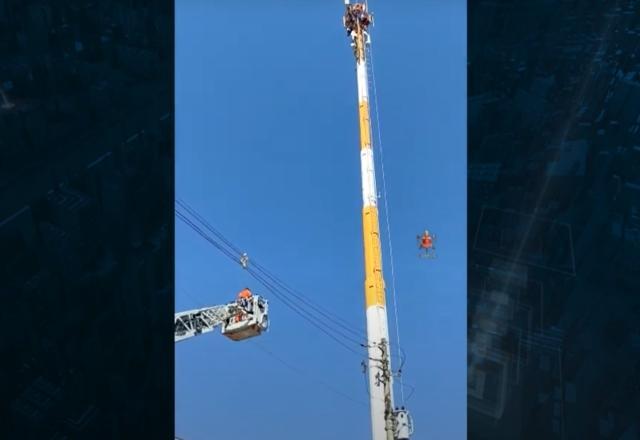 Homem dorme no alto de torre de telefonia no DF