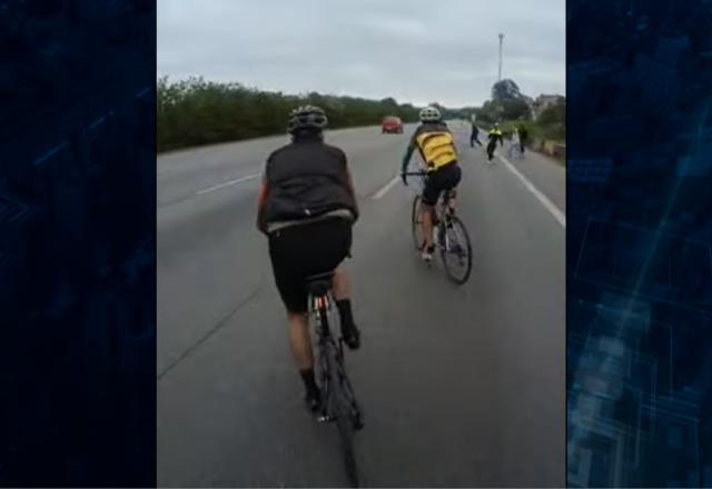 Ciclistas são atacados por criminosos em acostamento de rodovia