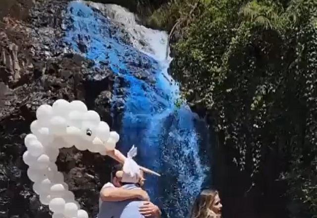 Responsável por colocar corante em cachoeira para chá revelação será autuado