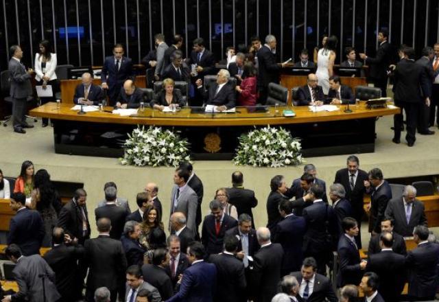 Candidato médio é homem, negro, casado e com ensino superior