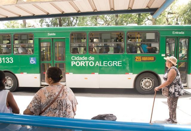 Randolfe vai acionar STF para garantir passe livre no dia das eleições