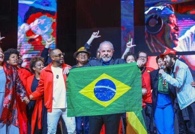 TSE determina remoção de trechos de live de Lula com artistas