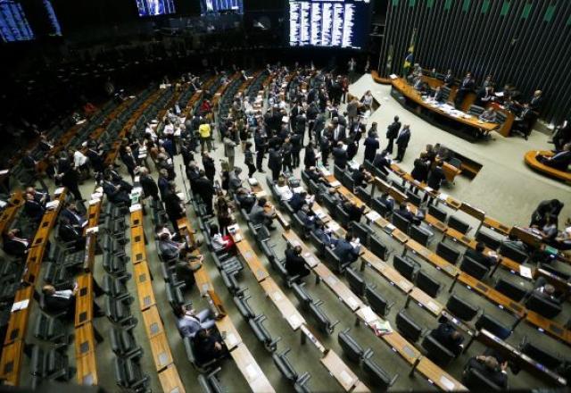 81% dos deputados da legislatura atual disputam reeleição